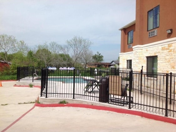 Gallery - Yorktown Inn And Suites