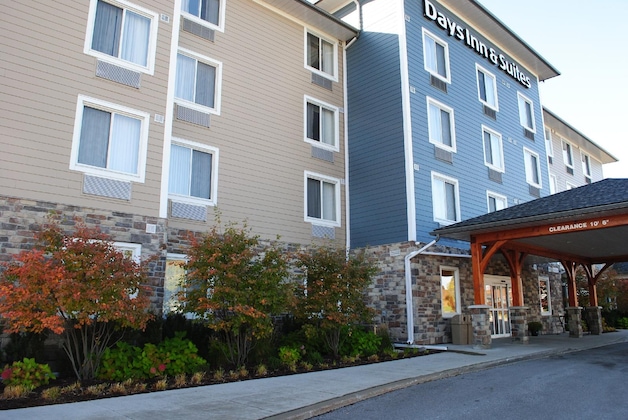 Gallery - Days Inn & Suites By Wyndham Lindsay