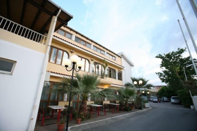 Gallery - Hotel Company