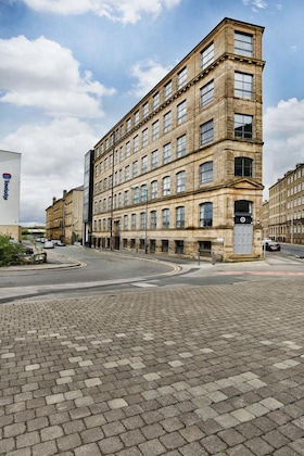 Gallery - Orchard & Avenue