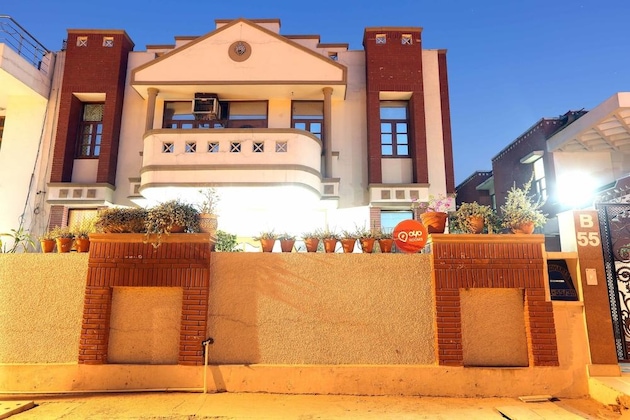 Gallery - Oyo 402 Hotel Noida Residency