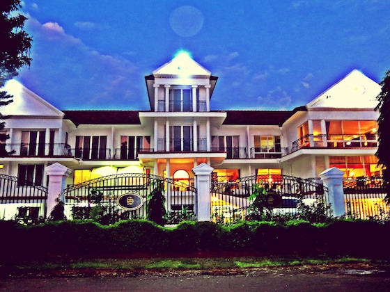 Gallery - Sovereign Hotel