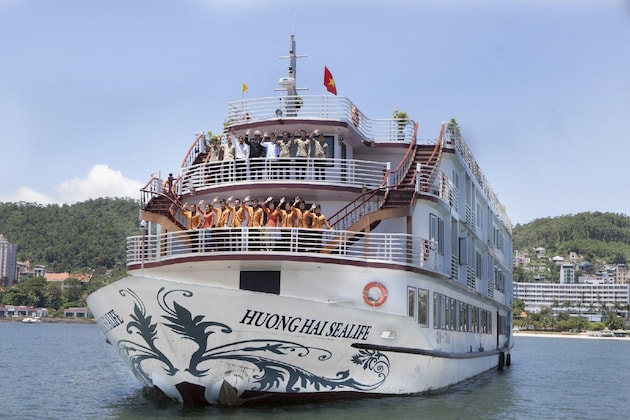 Gallery - Huong Hai Sealife Cruise