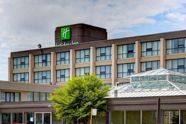 Gallery - Holiday Inn Toronto-Airport Ea