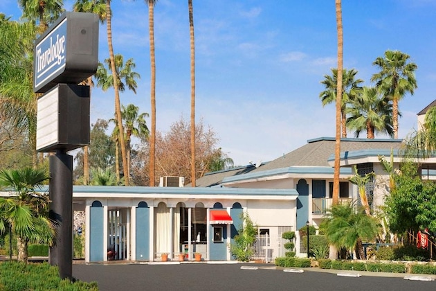 Gallery - Travelodge By Wyndham Bakersfield