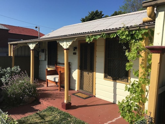 Gallery - A Settler's Cottage
