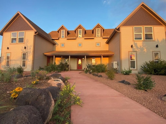 Gallery - Skyridge Inn