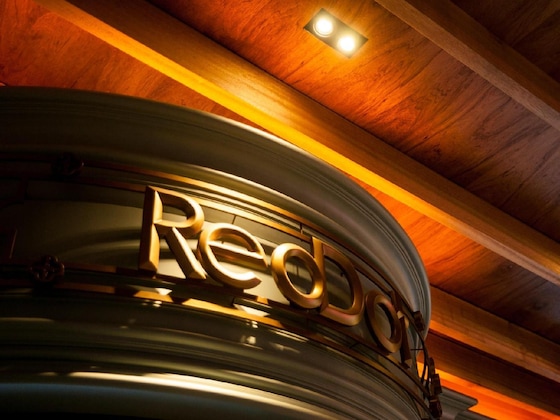 Gallery - Red Dot Hotel