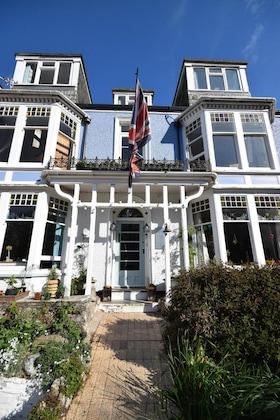 Gallery - Newberry Beach Lodge