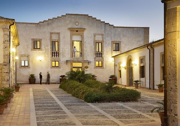 Gallery - Relais Villa Favorita Noto