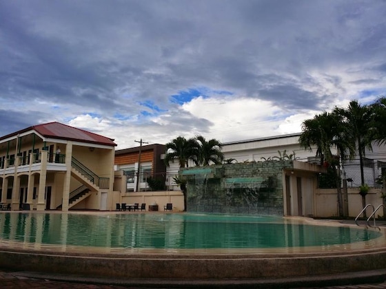 Gallery - Dotties Place Hotel And Restaurant