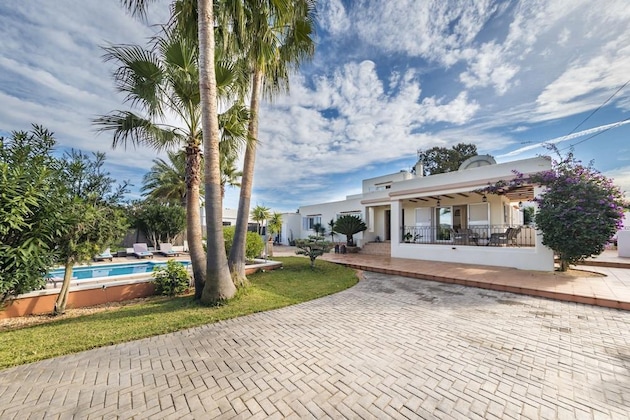 Gallery - Villa Can Petrus