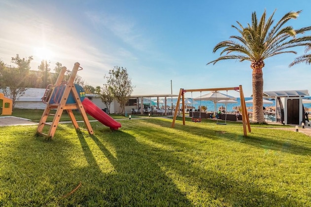 Gallery - Christina Beach