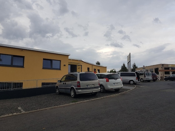 Gallery - Sunnys Hotel & Residence