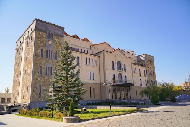 Gallery - Caucasus Hotel