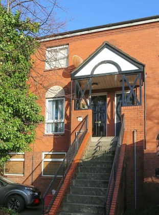 Gallery - Perfect City Center Location, Parking, 4 Beds