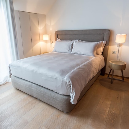 Gallery - Guillaume Suites