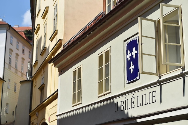 Gallery - Hotel At The White Lily