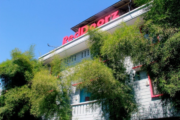 Gallery - Reddoorz @ Sersan Bajuri