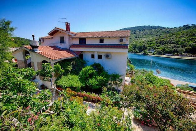 Gallery - Apartments Malo Lago