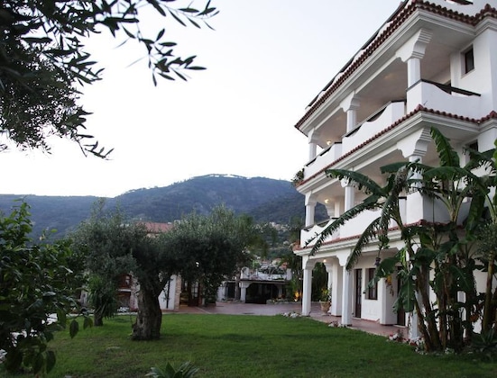 Gallery - Arenas Hotel