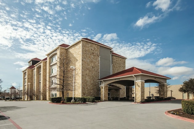 Gallery - La Quinta Inn & Suites Mansfield