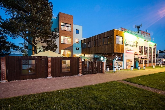 Gallery - Retro Hotel Garage