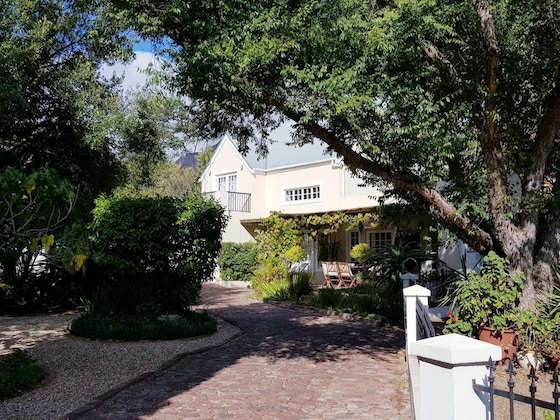 Gallery - Jonquil Cottage