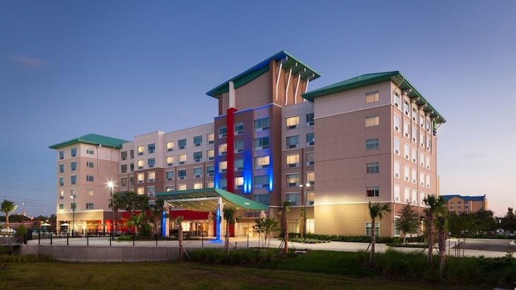 Gallery - Holiday Inn Express & Suites - Orlando At Seaworld an IHG Hotel