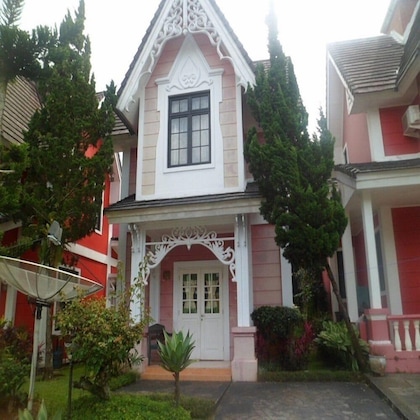 Gallery - Villa Kota Bunga Peony