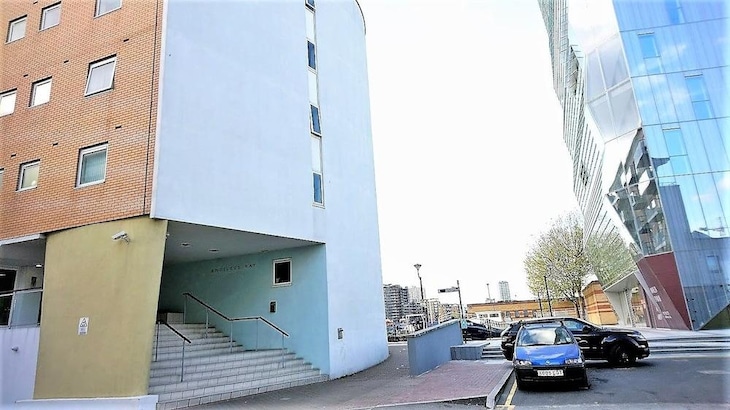 Gallery - Canary Wharf Luxury River View Apartment