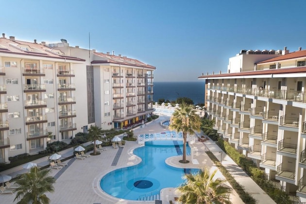 Gallery - Ramada Hotel & Suites By Wyndham Kusadasi