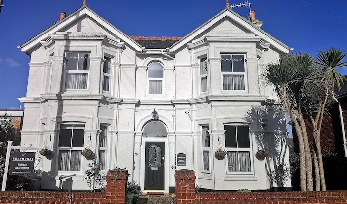 Gallery - Fernhurst Holiday Apartments