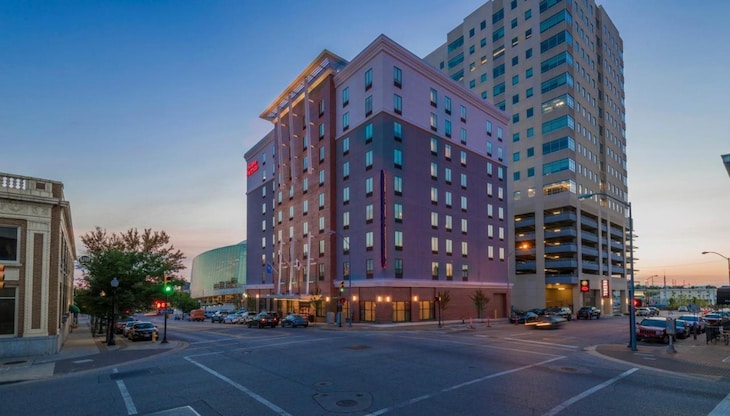 Gallery - Hampton Inn & Suites Tulsa Downtown