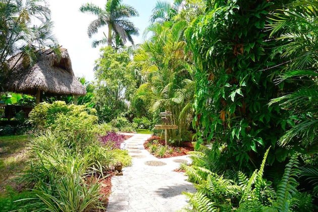 Gallery - Riverside By The Beach Apartments