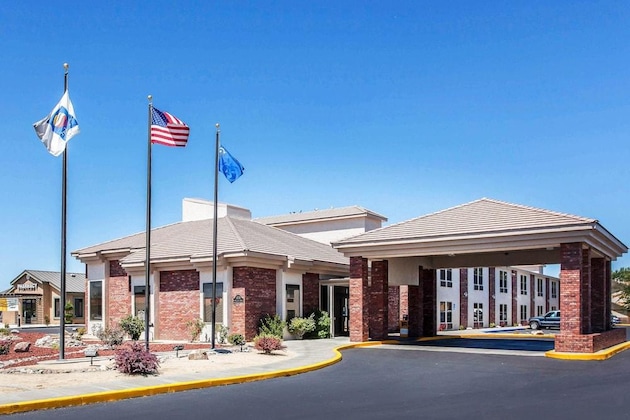Gallery - Comfort Inn & Suites Near Fallon Naval Air Station