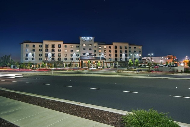 Gallery - Oxford Suites Sonoma County
