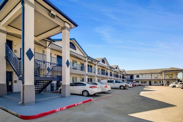 Gallery - Executive Inn & Suites