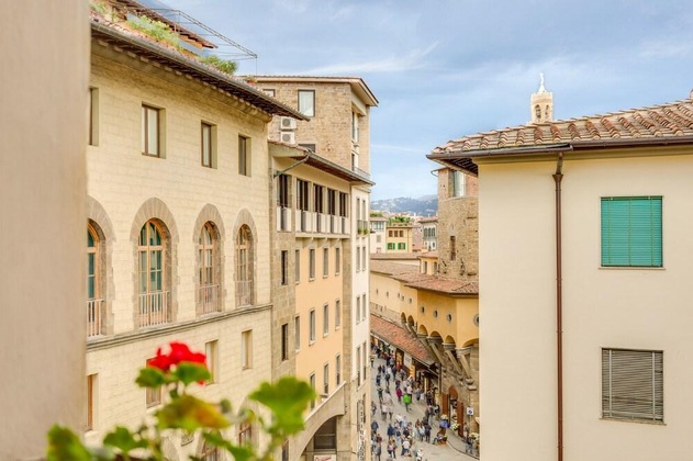 Gallery - Piazza Santa Felicita
