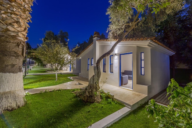 Gallery - Risus Garden Marina Hotel