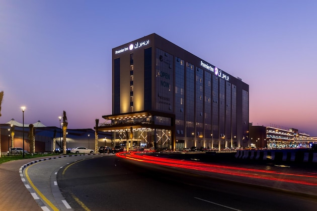 Gallery - Premier Inn Dragon Mart Hotel