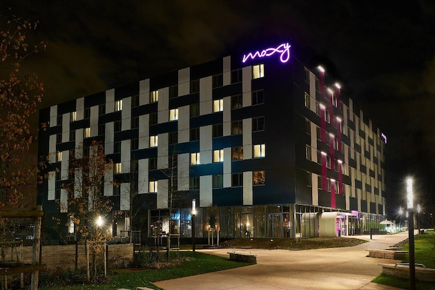 Gallery - Moxy Paris Charles De Gaulle Airport