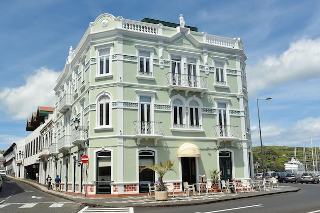 Gallery - Internacional Azores Boutique
