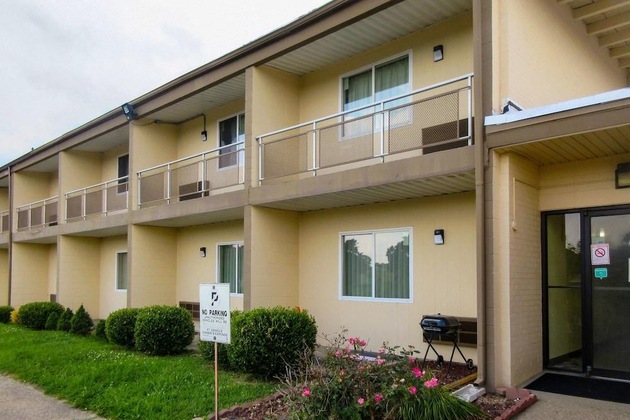 Gallery - Executive Inn