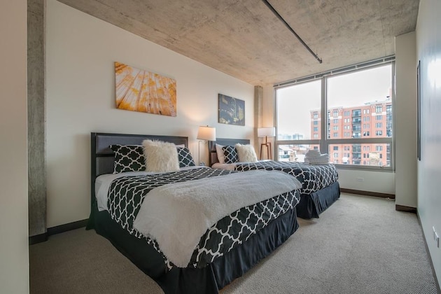 Gallery - Wrigley Suites