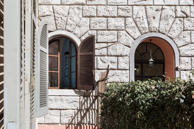 Gallery - A World Aparts - 40 Sforza