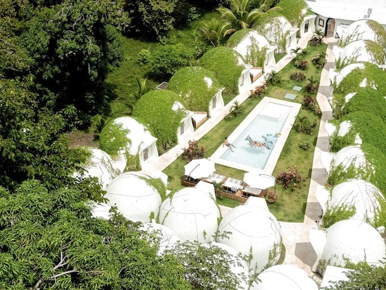 Gallery - Igloo Beach Lodge