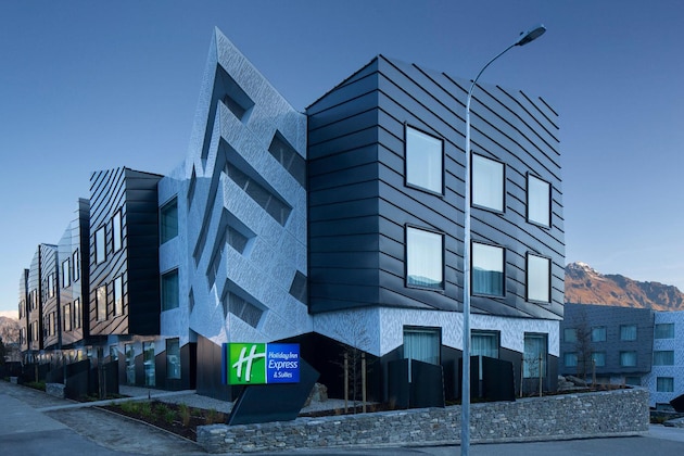 Gallery - Holiday Inn Express And Suites Queenstown, an IHG Hotel