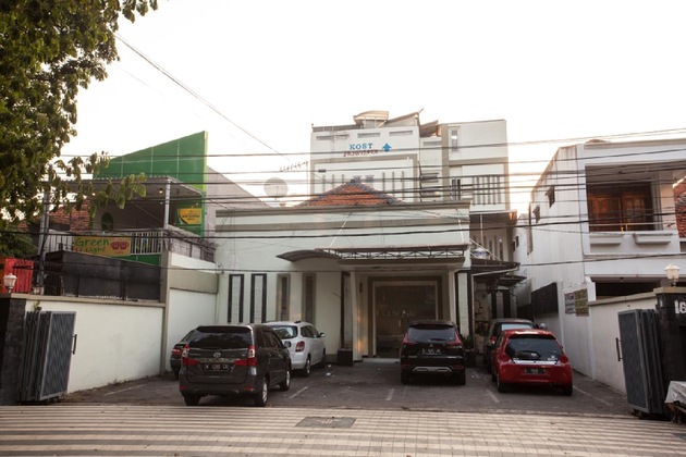 Gallery - RedDoorz near Taman Bungkul