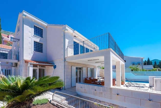 Gallery - Villa Mlini